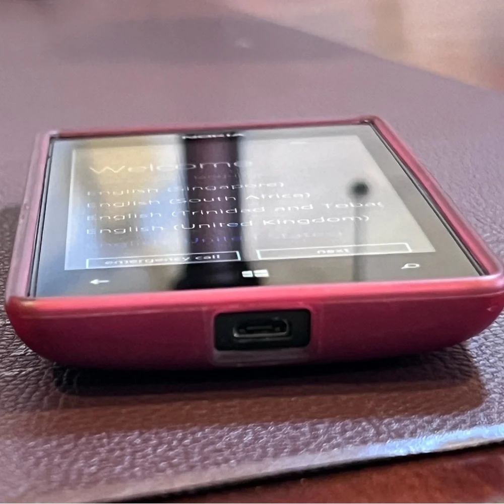 Windows Nokia Lumia 520 Smartphone with Pink Case